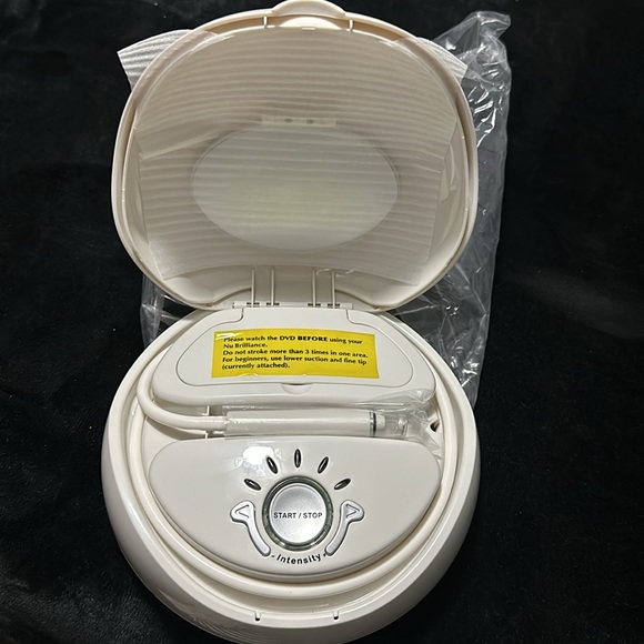 NuBrilliance Microdermabrasion kit - Picture 3 of 4